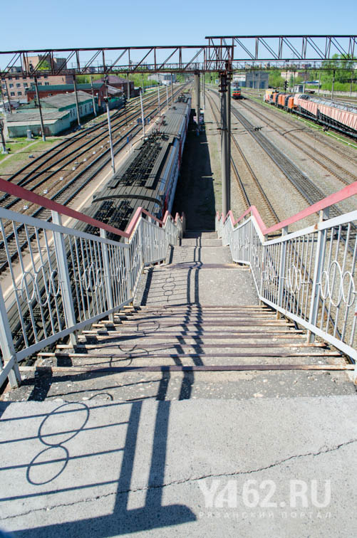 Фото 2 Лестницы на вокзале.jpg