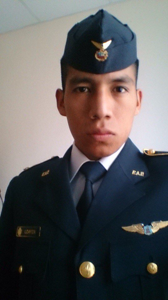 Ройер в форме ВВС Перу.jpg