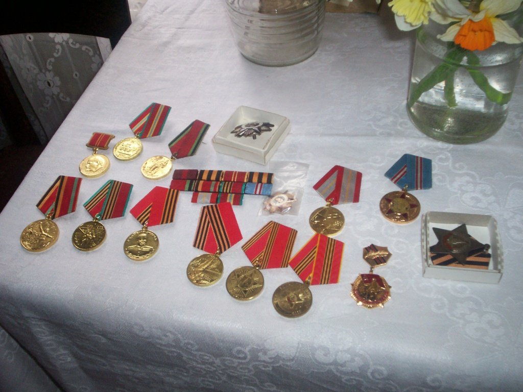 Медали Антонины Гордеевой.jpg