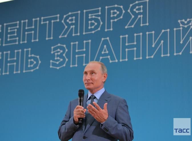 Путин усомнился в эффективности запрета гаджетов в школах