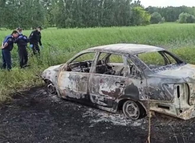 На Алтае в сгоревшем автомобиле обнаружено тело полицейского