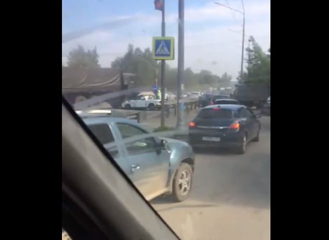 На Ряжском шоссе грузовик смял «семерку», есть пострадавшие