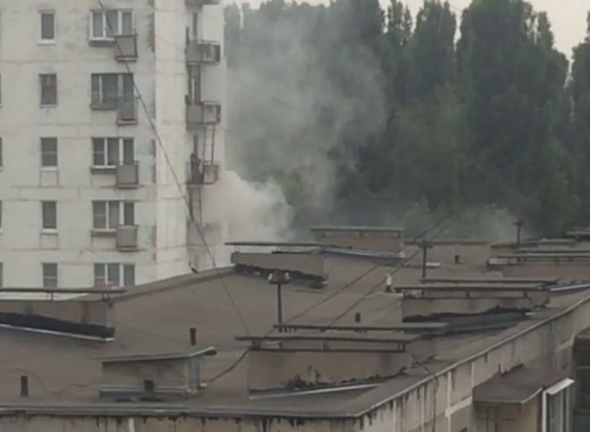 МЧС: на улице Тимакова горит девятиэтажный дом