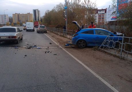 В ДТП напротив «Глобуса» пострадал пассажир Opel