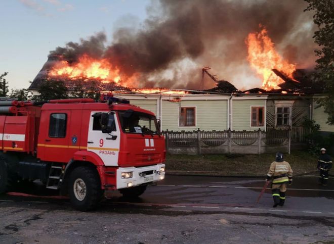 Жительница сгоревшего в селе Коростово дома обратилась за помощью