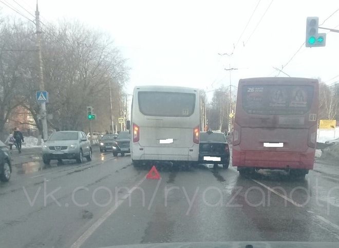 Из-за аварии на Касимовском шоссе собралась большая пробка