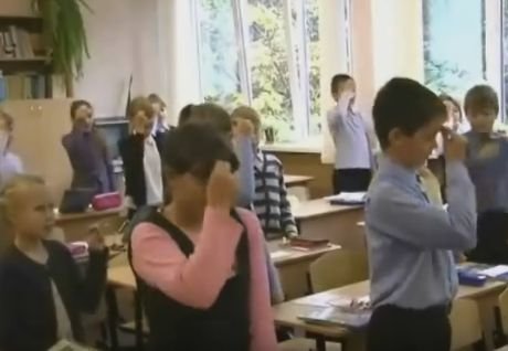 Видео: рязанские школьники на уроке исполняют религиозные обряды