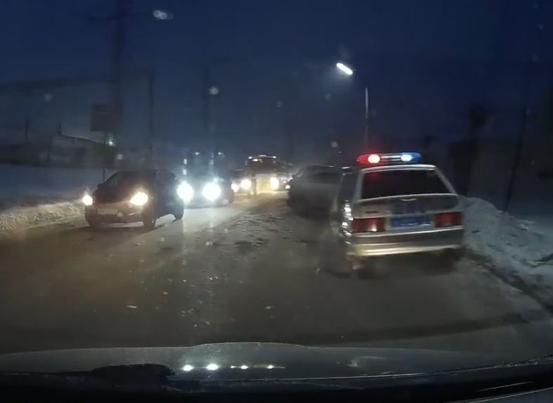 Утром на Михайловском шоссе столкнулись Renault и Ford