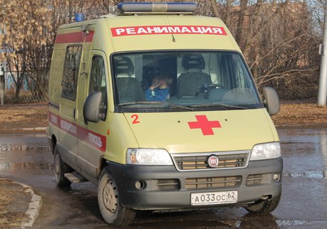 В Казахстане водитель без прав сбил 8 человек на остановке