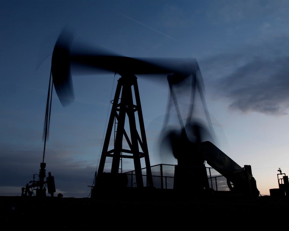 Цена нефти Brent упала ниже 60 долларов за баррель