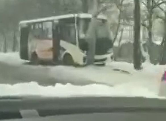 В ДТП с маршруткой в Приокском пострадали две пассажирки