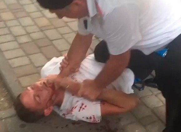 В Геленджике казаки избили мужчину после просьбы сфотографироваться с ними