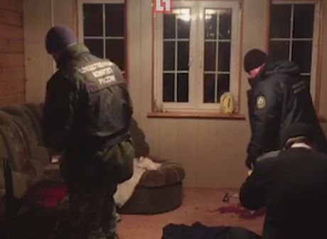 Оружие бойцов, штурмовавших дом под Псковом, проверили на следы выстрелов