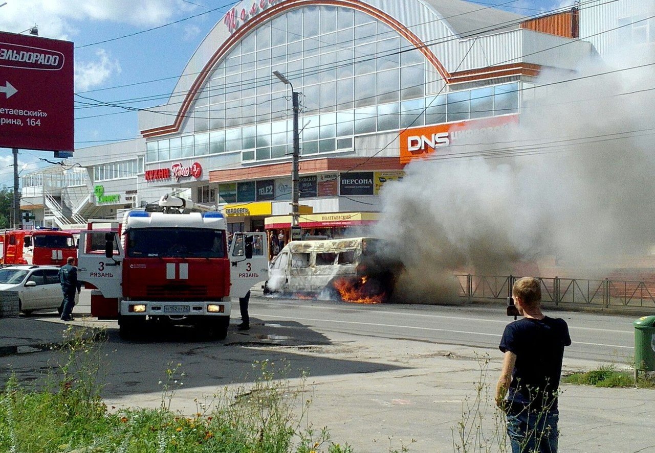 Названа причина возгорания маршрутки у «Полетаевского»