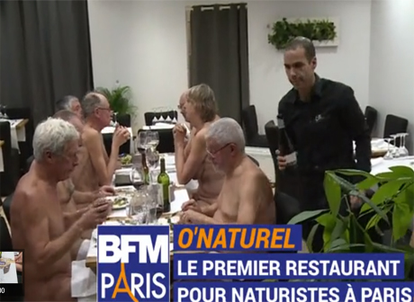 В сети появилось видео из парижского ресторана для нудистов