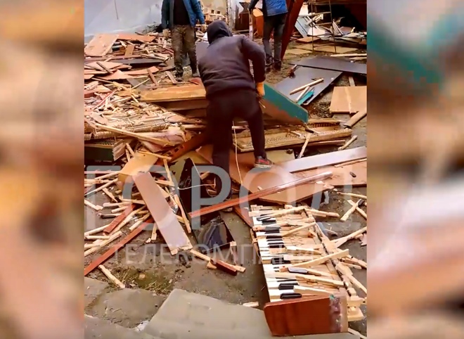 МГИК прокомментировал ситуацию с пианино, выброшенным из окна в Рязани