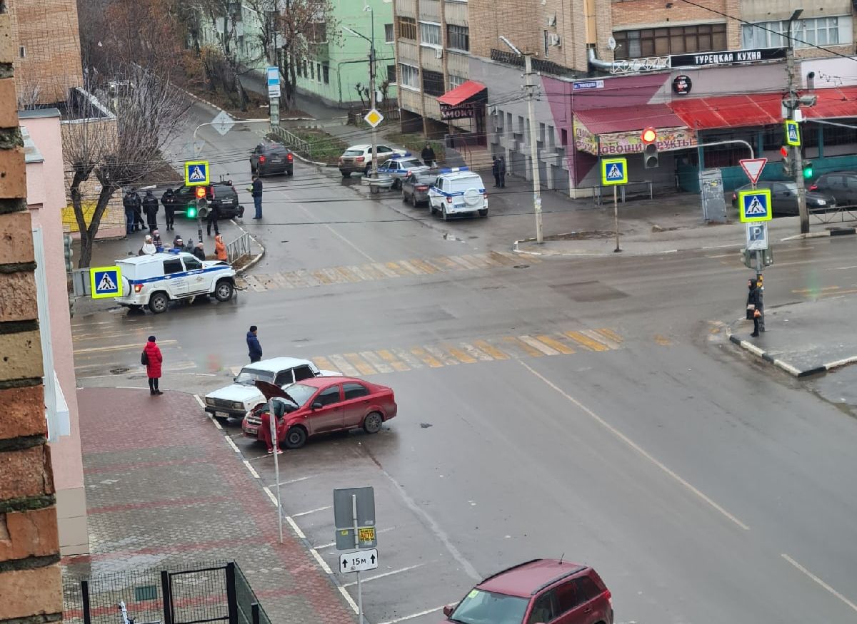 Стали известны подробности ДТП с полицейским автомобилем в центре Рязани
