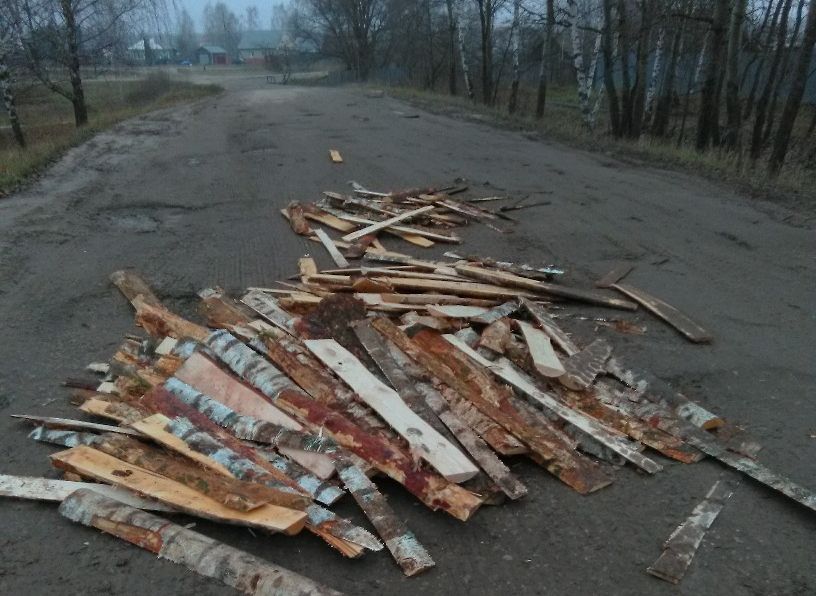 Доски, рассыпавшиеся по трассе в Касимовском районе, убраны
