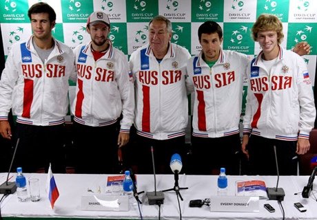 Российские теннисисты вышли в плей-офф Кубка Дэвиса