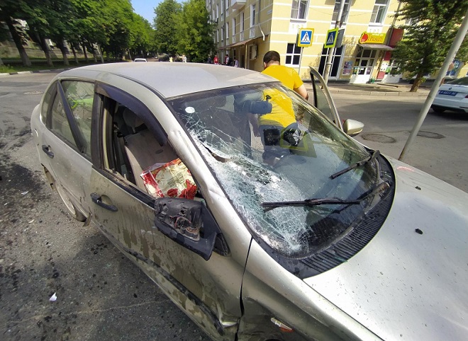 Опубликованы фотографии с места ДТП на улице Островского, в котором пострадал ребенок