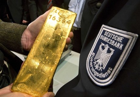 ФРГ ускорила возвращение золотого запаса из-за рубежа