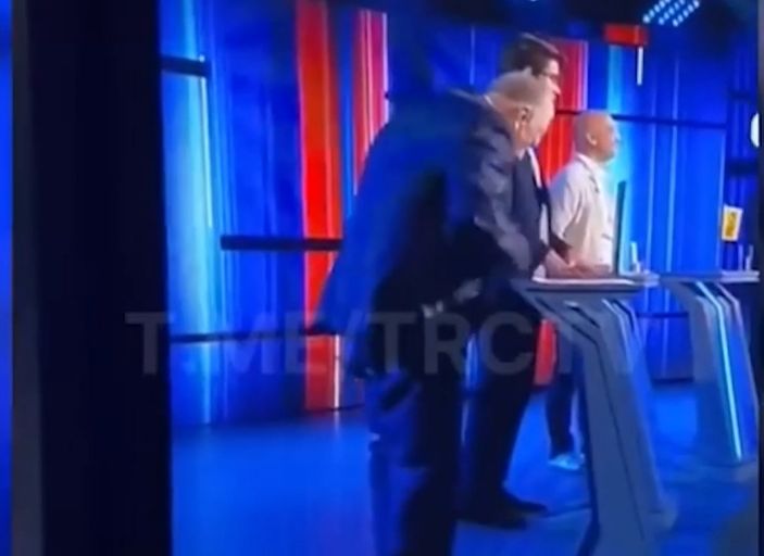Жириновский потерял штаны во время дебатов на телевидении