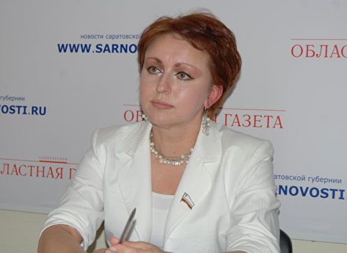 СМИ: уволенная министр из Саратова получала материальную помощь из бюджета