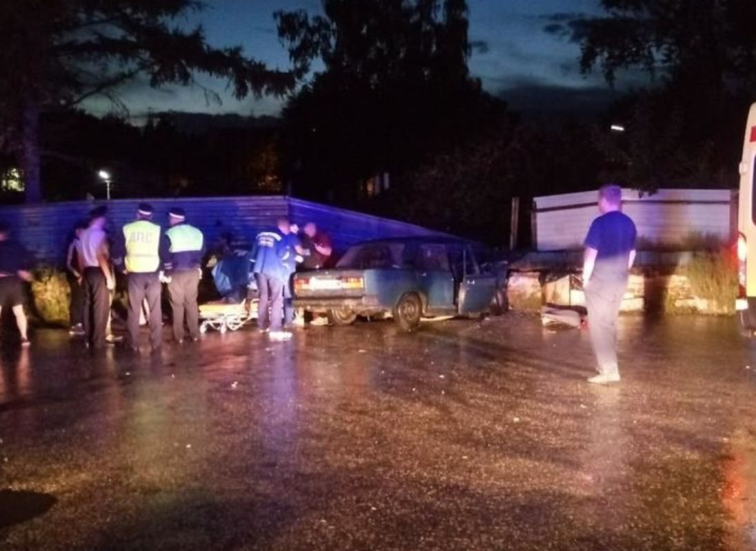 На окраине Рязани 17-летний пьяный водитель врезался в забор