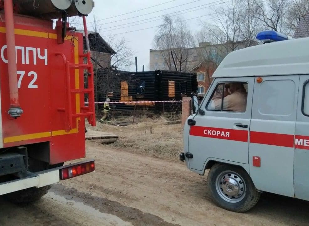 Шестеро взрослых и двое детей погибли на пожаре в Пермском крае