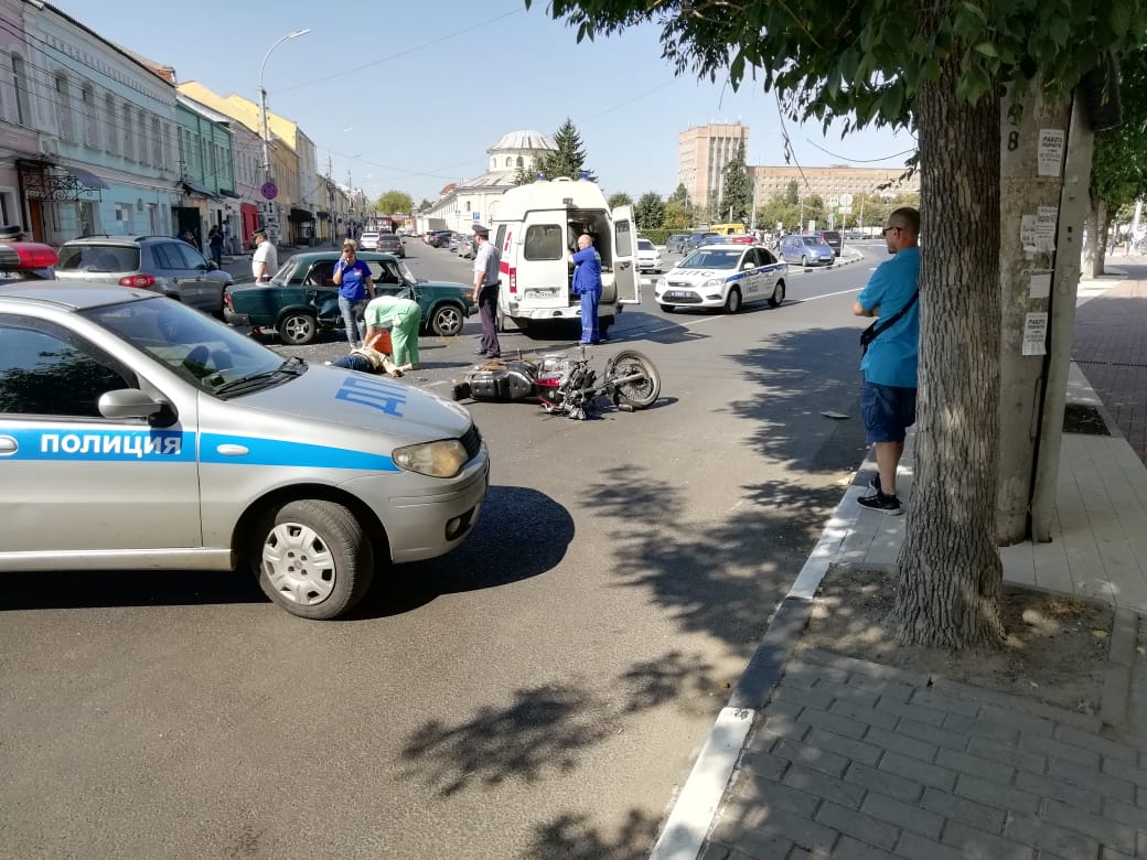 Соцсети: в центре Рязани насмерть разбился мотоциклист
