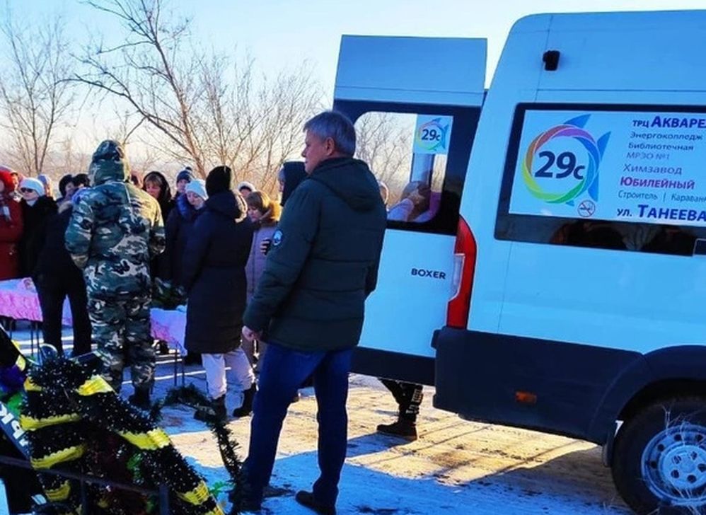 В Волгограде гроб на кладбище привезли в городской маршрутке