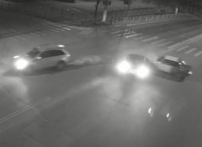 В Приокском буксируемый автомобиль попал в ДТП (видео)