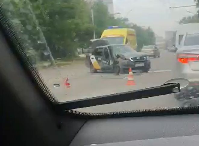 В ДТП на Касимовском шоссе пострадал 19-летний пассажир такси