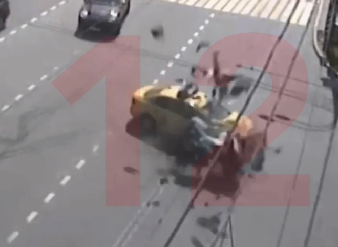 В Москве разбился гнавшийся за нарушителем полицейский-мотоциклист