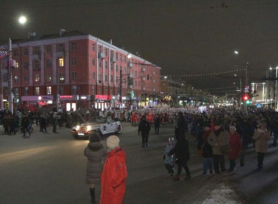 В Рязани прошел парад Дедов Морозов