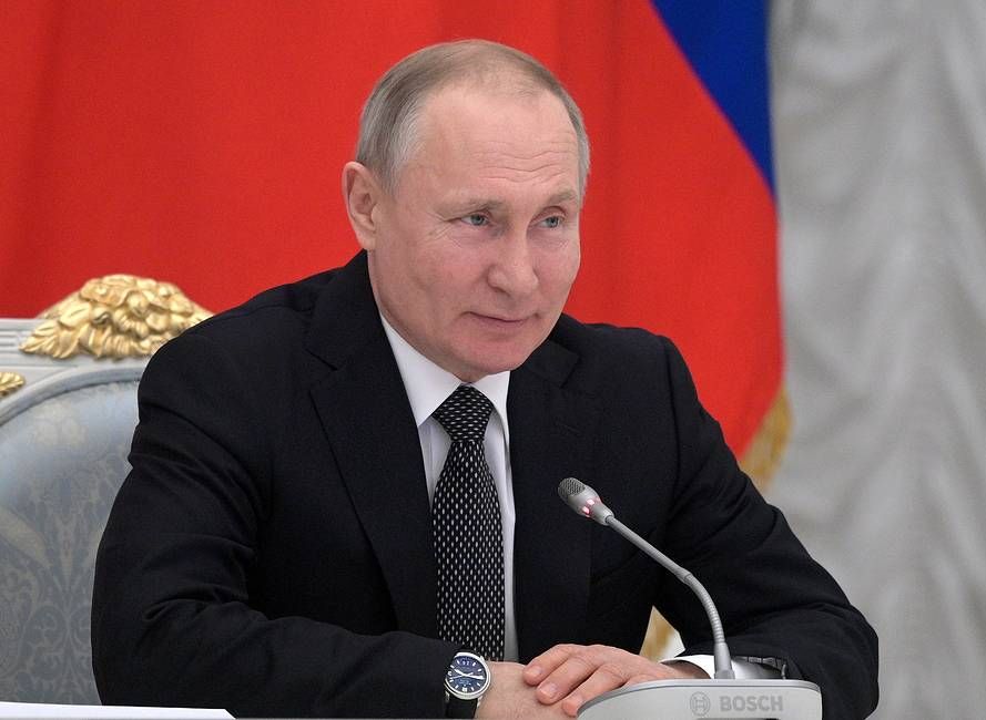 Путин подписал закон о поправке в Конституцию