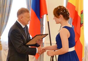 Губернатор наградил рязанских отличников и активистов