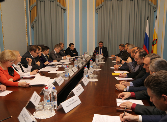 Депутаты областной Думы обсудили с губернатором проект бюджета