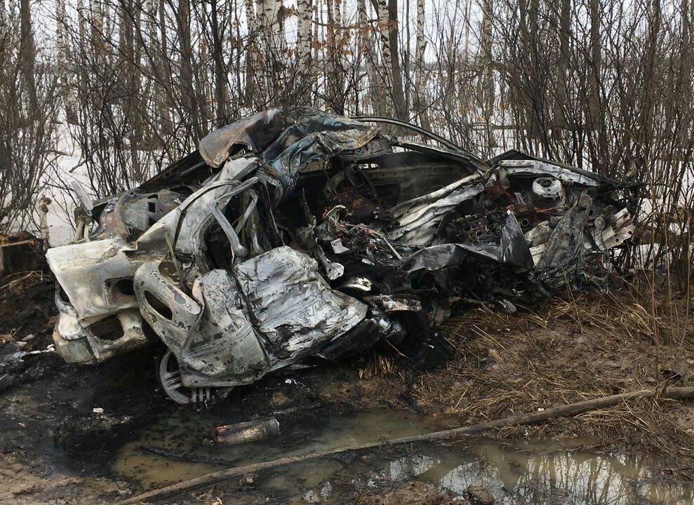 После столкновения с фурой на трассе М5 под Рязанью сгорел водитель Volvo