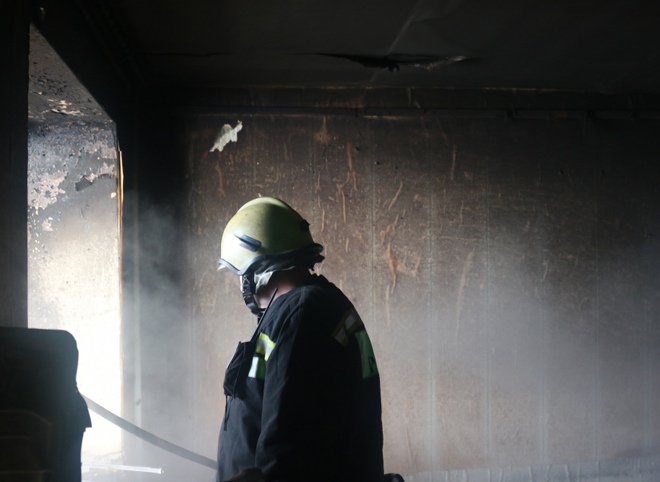 В МЧС рассказали о пожаре в рязанской многоэтажке, из которой эвакуировали десять человек