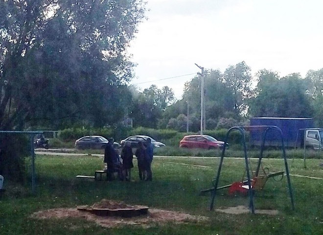 В Рязани на детской площадке дрифтовал пьяный водитель