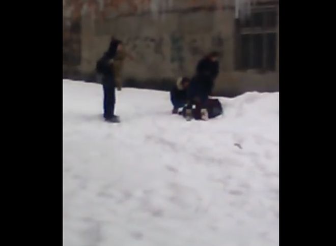 Опубликовано новое видео с избиением школьника в Рыбном