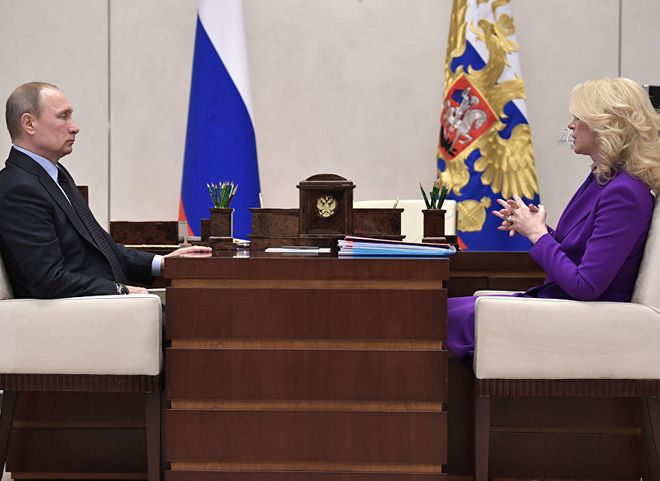 Путин назвал чушью ситуацию с поборами за справки на помощь при ЧС