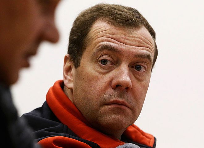 Медведев поручил увеличить гранты для успешных регионов на 10 млрд рублей