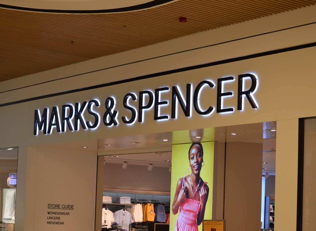 Mango вернется в Россию на место Marks & Spencer