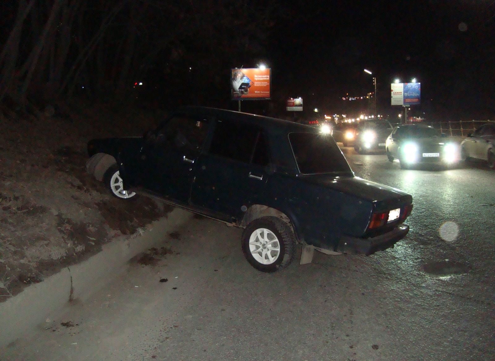 В полиции рассказали о субботнем «пьяном» ДТП на улице Каширина