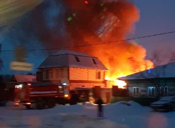 Семь человек погибли при пожаре в нелегальном доме престарелых под Тюменью