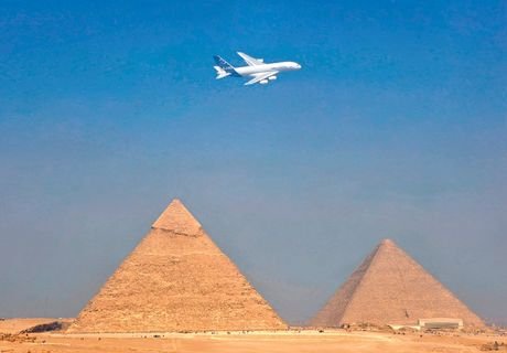 В Египте неизвестные захватили самолет