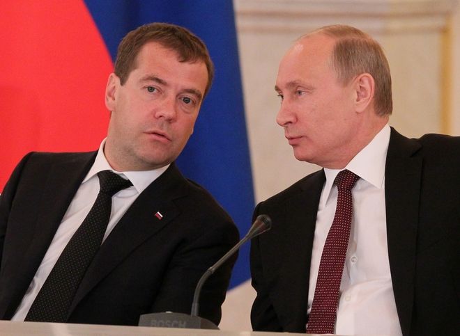 В Кремле прокомментировали отсутствие Путина и Медведева в стране