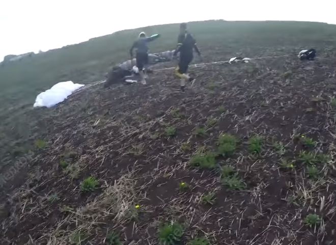 Опубликовано видео смертельного группового прыжка парашютистов в Татарстане